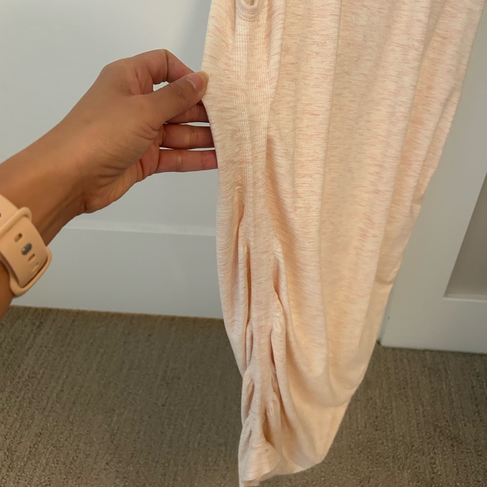 Fabletics Top 🩷 - Picture 2 of 4